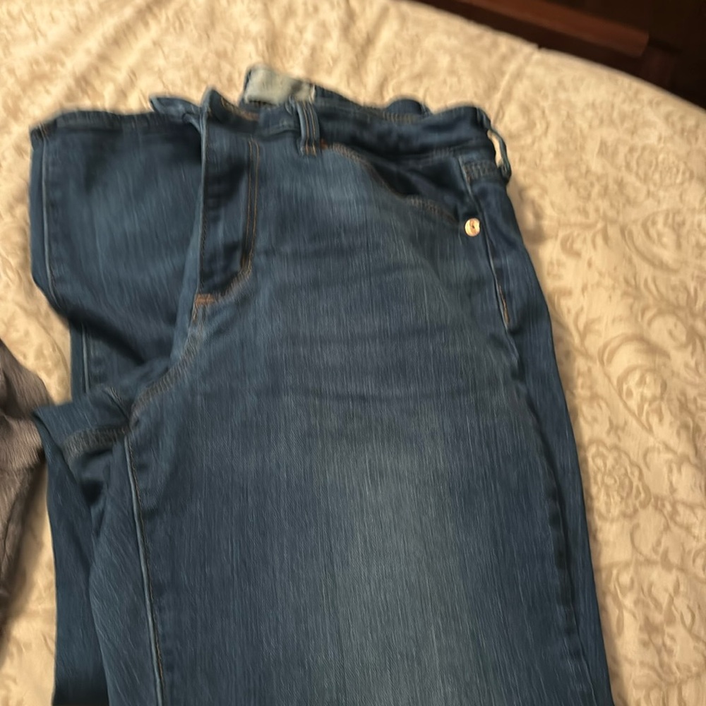 Universal Thread jeans 12/31R. Great condition